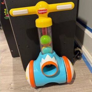 Tomy Toomies Colorful Push & Pop Ball Toy Infant Baby Toddler